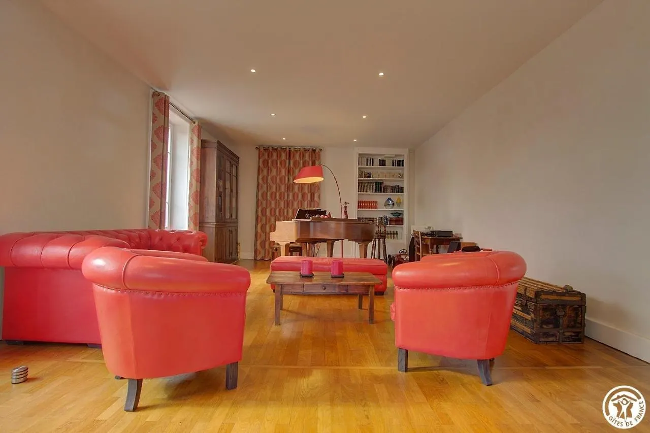 Villa La Maternite Villieu Guest house